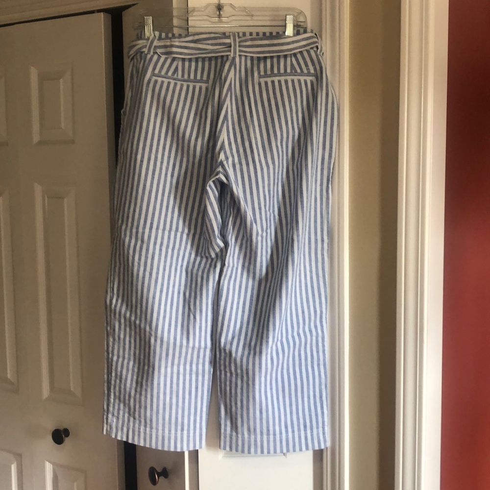 Vineyard Vines cropped wide leg pants.